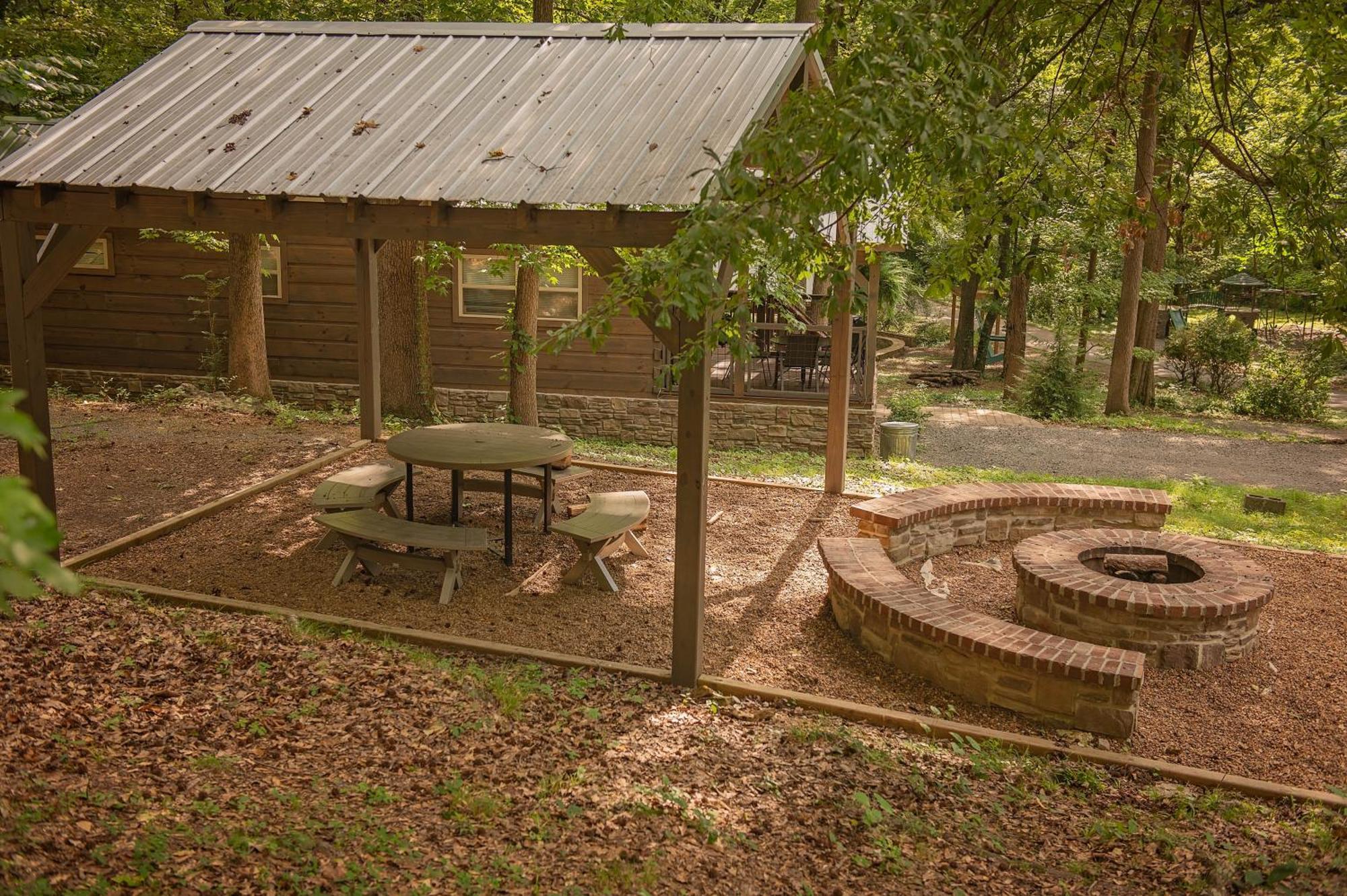 Meg Cabin Tiny Rustic Comfort On Lookout Mtn Чаттануґа Екстер'єр фото