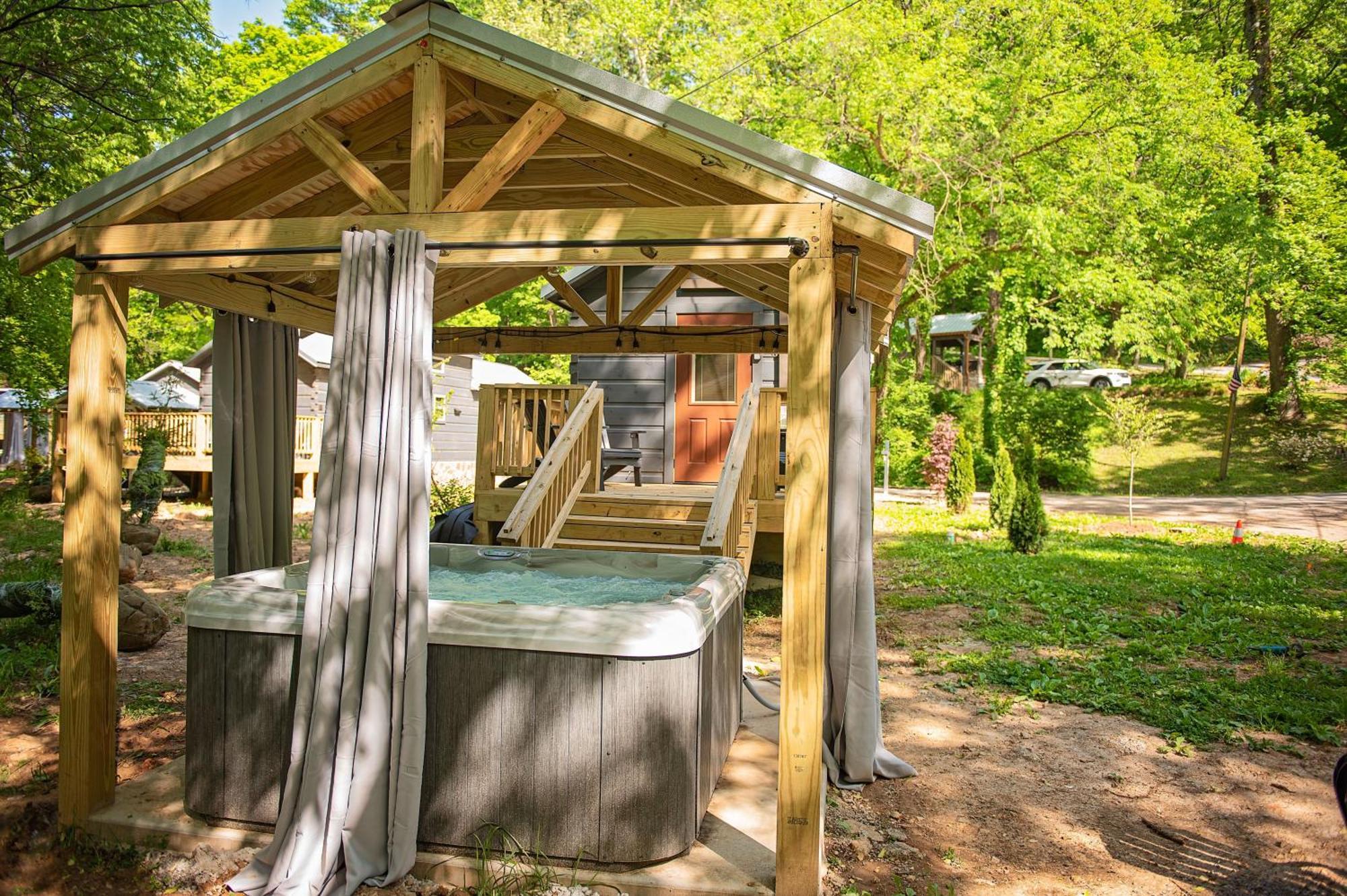 Meg Cabin Tiny Rustic Comfort On Lookout Mtn Чаттануґа Екстер'єр фото