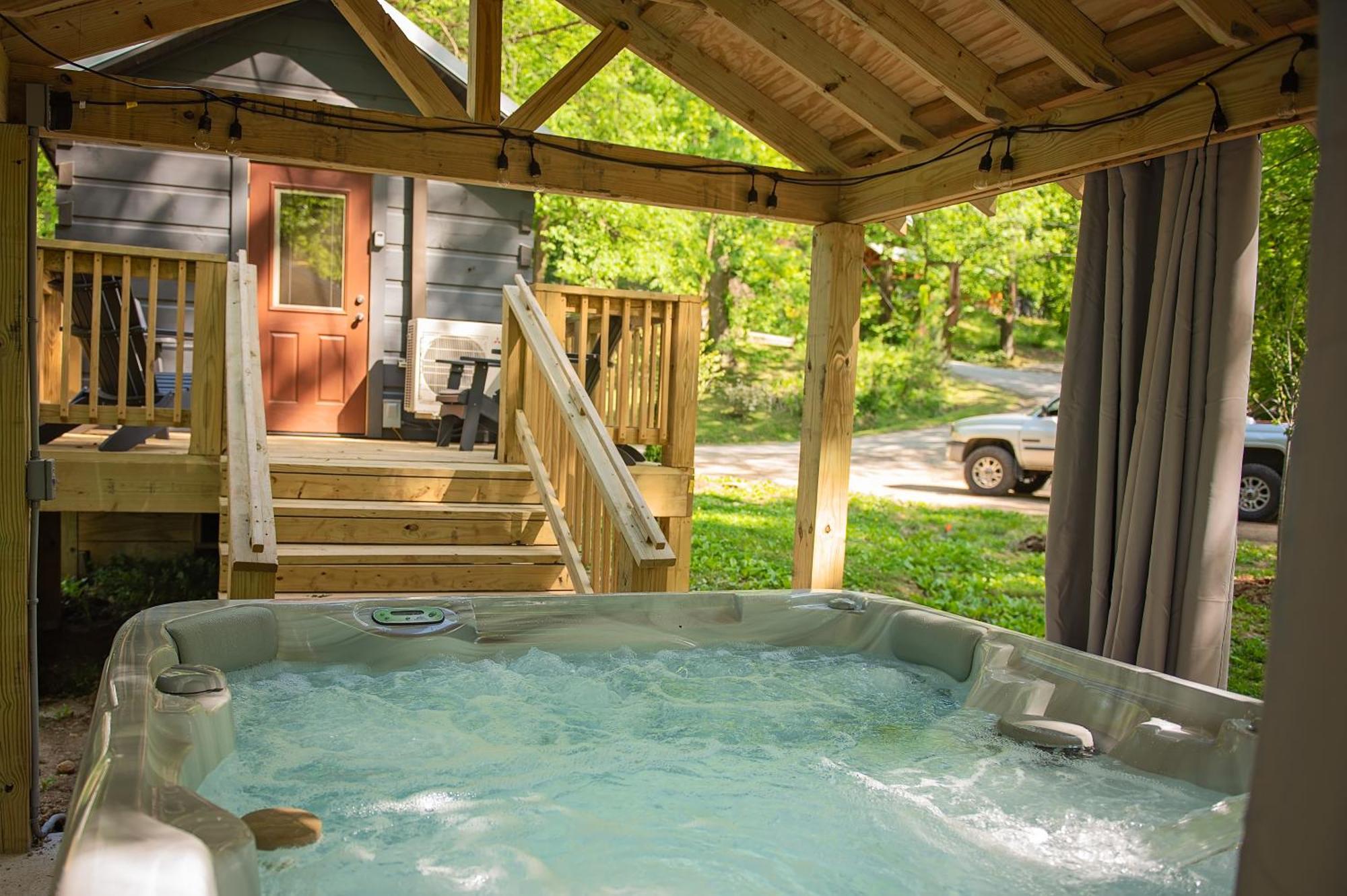 Meg Cabin Tiny Rustic Comfort On Lookout Mtn Чаттануґа Екстер'єр фото